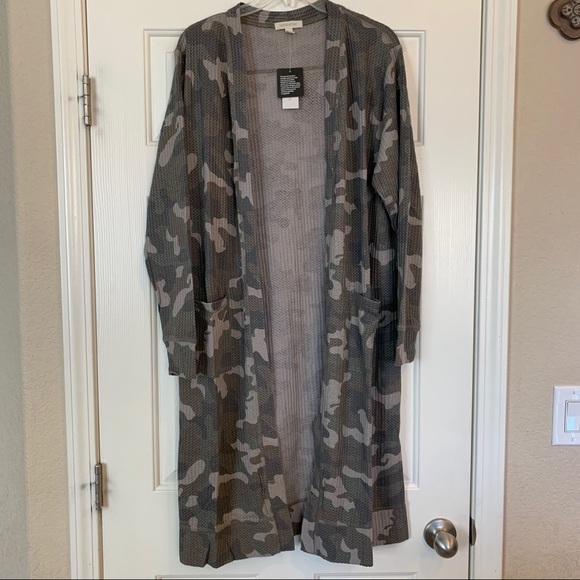 NEW PLUS Size Camo Waffle Knit Cardigan - Picture 4 of 8